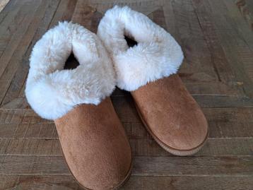 Skechers damespantoffels, mt 40. Nieuw beschikbaar voor biedingen