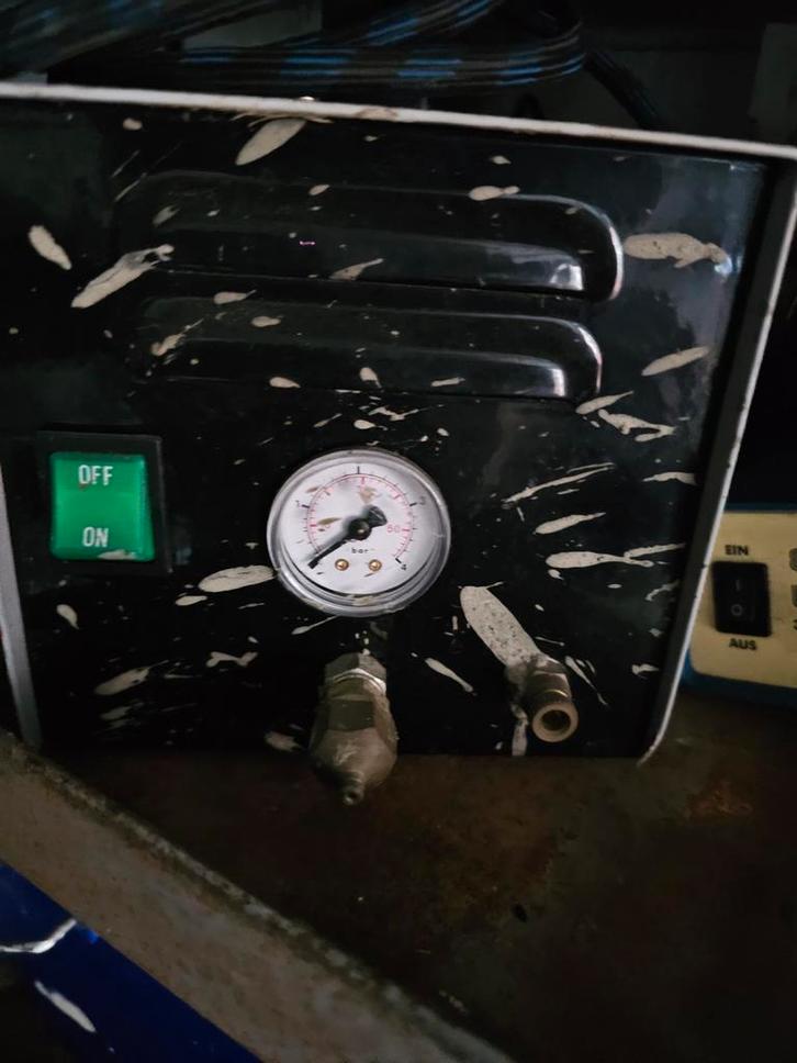 Mini Compressor - Compact en Krachtig!, Doe-het-zelf en Verbouw, Compressors, Gebruikt, 6 tot 10 bar, Minder dan 25 liter, Minder dan 200 liter/min
