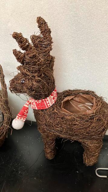 Materialen voor Kerst bloemstukjes decoratie spullen beschikbaar voor biedingen