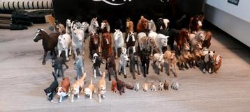 Verschillende schleich paarden en andere dieren beschikbaar voor biedingen
