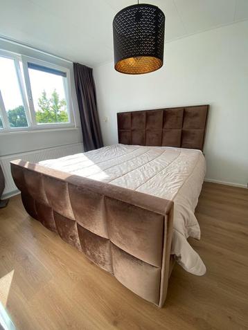 Bed (zonder hoofdbord!)