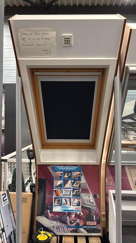 Elektrisch velux dakraam, Doe-het-zelf en Verbouw, Glas en Ramen, Zo goed als nieuw, Dakraam, 80 tot 120 cm, Minder dan 80 cm