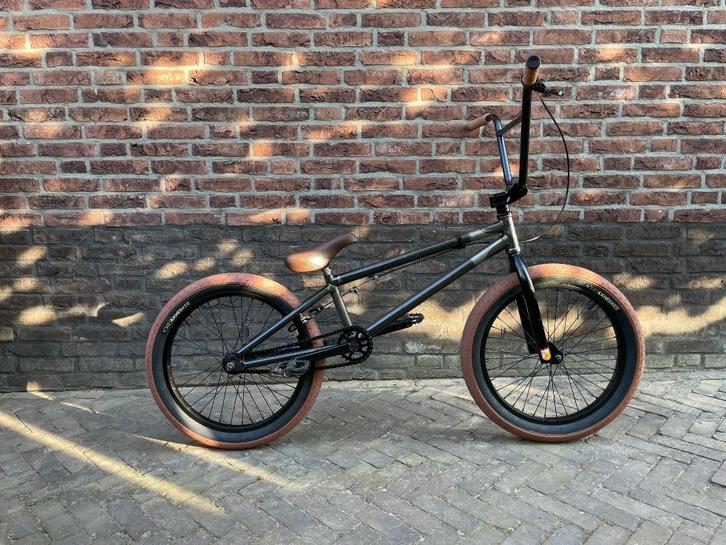 BMX Eye-Q Custom (one of a kind!) / Pumptrack / Freestyle, Fietsen en Brommers, Fietsen | Crossfietsen en BMX, Zo goed als nieuw