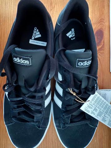 NIEUWE Adidas Sneakers - Zwart/Wit - Maat 44 beschikbaar voor biedingen