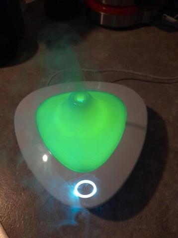 Een Silvercrest aroma diffuser.
Heeft verschillende kleurtje beschikbaar voor biedingen