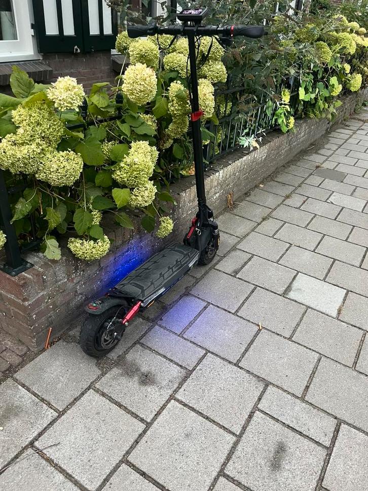 MOET SNEL WEG! Elektronische step 800w 40km/pu, Fietsen en Brommers, Steps, Zo goed als nieuw, Elektrische step (E-scooter), Ophalen of Verzenden