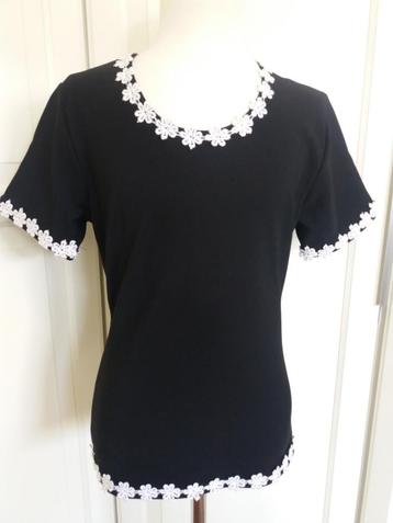 Prachtige T-Shirt Zwart met Witte Bloem XS S 34 36 ( Jool ) beschikbaar voor biedingen