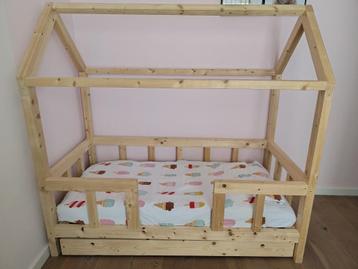 Bedhuisje kinderbed 70x150 zgan beschikbaar voor biedingen