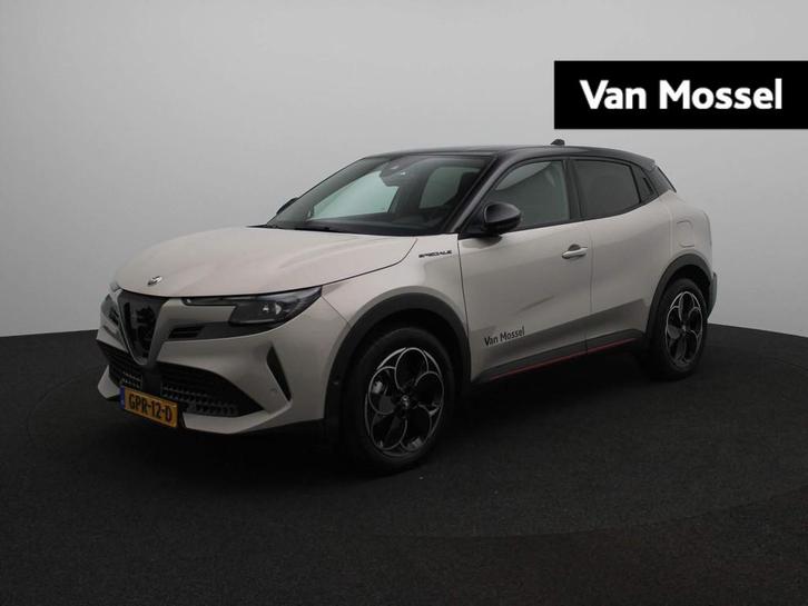 Alfa Romeo Junior Elettrica Speciale 54 kWh | Sabelt stoelen, Auto's, Alfa Romeo, Bedrijf, Te koop, Junior, ABS, Achteruitrijcamera