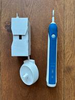 Oral-B Elektrische Tandenborstel + Lader, Ophalen of Verzenden, Gebruikt, Mondverzorging
