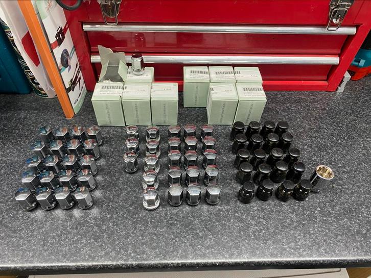 Porsche en volkswagen wielmoeren, Auto-onderdelen, Overige Auto-onderdelen, Volkswagen, Ophalen of Verzenden