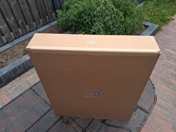 Ubiquiti Unifi mission critical, Computers en Software, Netwerk switches, Nieuw, Ophalen of Verzenden