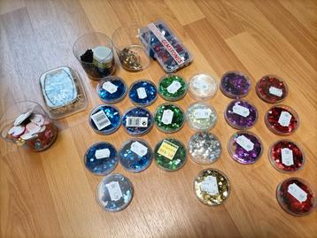 Glitters & Edelsteentjes voor Knutselprojecten beschikbaar voor biedingen