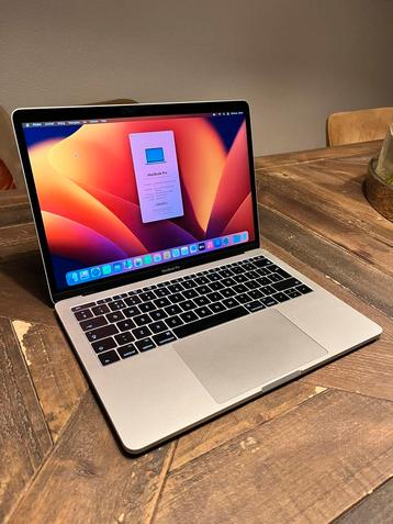 MacBook Pro 13-inch, 2017, Two Thunderbolt 3 ports beschikbaar voor biedingen