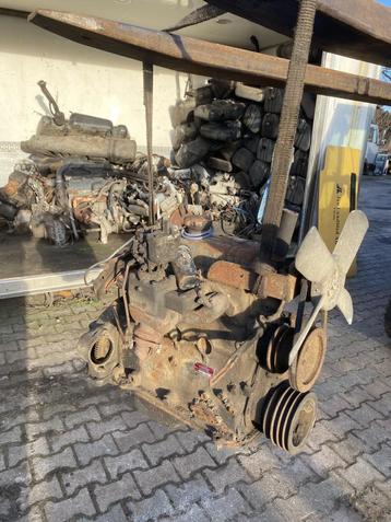 Volvo oude benzine motor katterug of ouder beschikbaar voor biedingen