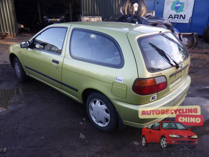 Achterlicht links van een Nissan Almera, Auto-onderdelen, Ophalen, Gebruikt, -, -