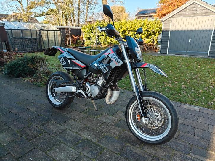 Aprilia SX 125 Supermoto - 140cc - 27pk - A1 (2-takt), Fietsen en Brommers, Brommers | Crossbrommers, Zo goed als nieuw, Overige merken
