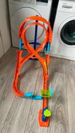 Hot Wheels Action Vertical 8 Jump, Kinderen en Baby's, Speelgoed | Racebanen, Ophalen, Zo goed als nieuw, Handmatig, Hot Wheels