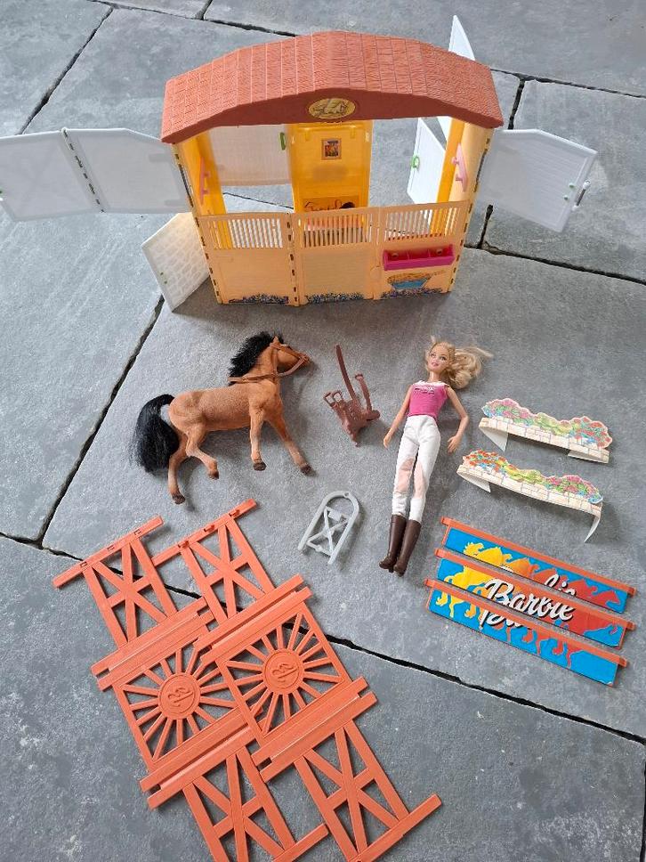 Barbie en poppen HEEL VEEL sets voor jaren speelplezier!, Kinderen en Baby's, Speelgoed | Poppen, Gebruikt, Barbie, Ophalen of Verzenden