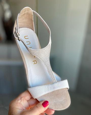 Unisa wit/ zilver leren sandalen 36 beschikbaar voor biedingen