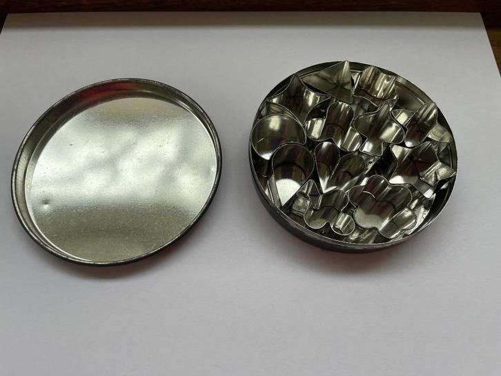 D120 Zeldzame Vintage Set Mallen Uitsteekvormpjes, Hobby en Vrije tijd, Taarten en Cupcakes maken, Gebruikt, Bakvorm, Taarten of Cupcakes