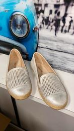 Nieuw zilverkleurige schoenen maat 36 merk Moccio, Schoenen met lage hakken, Overige kleuren, Nieuw, Ophalen of Verzenden