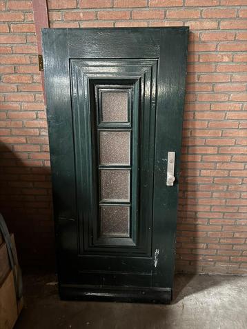 Voordeur met raampje - enkel glas beschikbaar voor biedingen