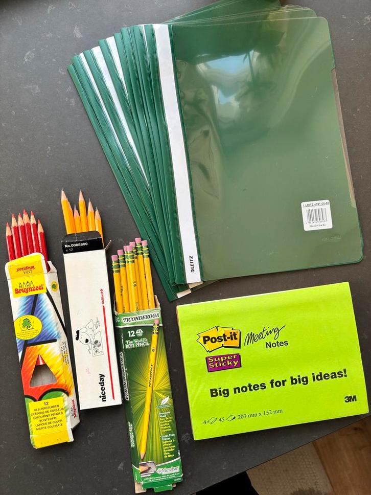 Diverse kantoorspullen potloden, post-its etc., Diversen, Schrijfwaren, Zo goed als nieuw, Ophalen of Verzenden