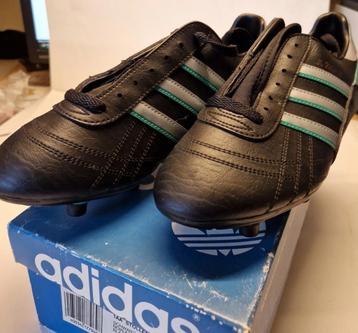 Voetbalschoenen; beschikbaar voor biedingen