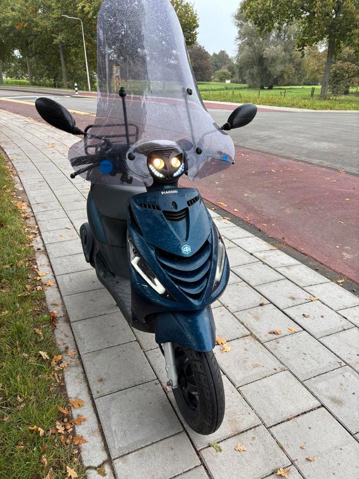 Piaggio Zip scooter te koop! 2017 3328 km, Fietsen en Brommers, Scooters | Piaggio, Zo goed als nieuw, Zip, Maximaal 25 km/u, Benzine