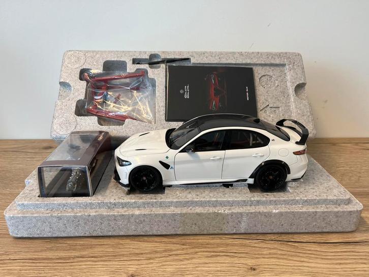 Alfa Romeo Giulia GTAm Bianco Trofeo 1:18 Motorhelix, Hobby en Vrije tijd, Modelauto's | 1:18, Nieuw, Auto, Overige merken, Ophalen of Verzenden