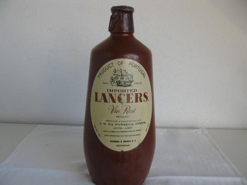 Oude stenen kruik Portugese rosé. lancers, J.M.Fomseca., Verzamelen, Wijnen, Nieuw, Roséwijn, Overige gebieden, Vol, Ophalen of Verzenden