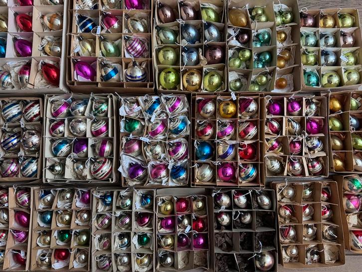 Veel ronde en ovale Ajeko kerstballen oude antieke, Diversen, Kerst, Zo goed als nieuw, Ophalen