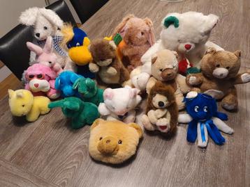 Grote verzameling knuffels beschikbaar voor biedingen