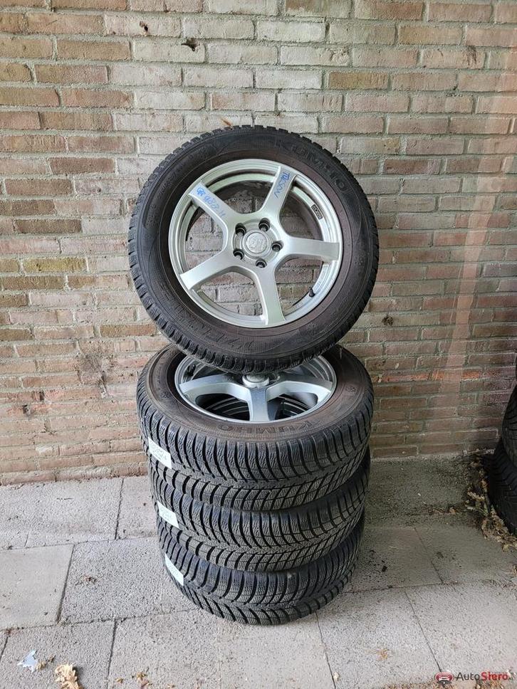 Hyundai Tucson kumho winterset set van 4 225/60/17, Auto-onderdelen, Banden en Velgen, Banden en Velgen, Winterbanden, Personenwagen