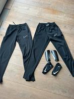 Trainingsbroek + evt scheenbeschermers, Jongen of Meisje, Sport- of Zwemkleding, Ophalen of Verzenden, Zo goed als nieuw
