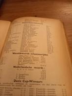 Jaarboeken 'Wie Wat Waar' 1937-1944, oorlogsedities, Antiek en Kunst, Ophalen of Verzenden