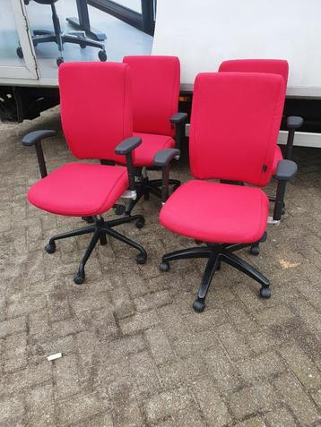 Ergonomische bureaustoel ( Oka buromobel ) 4 beschikbaar beschikbaar voor biedingen