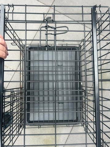 Honden bench beschikbaar voor biedingen