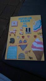Barbara Löhnen - Huiselijk haken met Club Geluk, Breien en Haken, Zo goed als nieuw, Barbara Löhnen; Marieke Voorsluijs, Ophalen of Verzenden