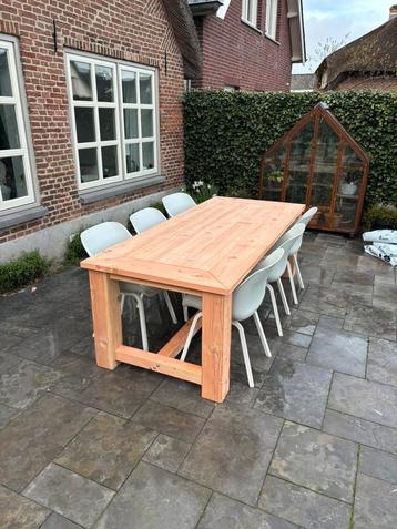 Stoere Robuuste houtentuintafels