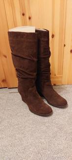 Bruine laarzen maat 39/suède, Ophalen of Verzenden, Zo goed als nieuw, Bruin, Hoge laarzen
