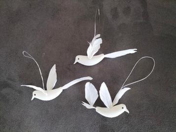 3 Stoffen Duifjes met echte Veren beschikbaar voor biedingen