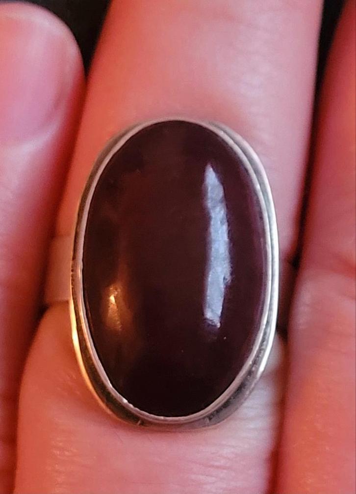 Zilveren ring met auberginekleurige aqeeq agaat, Sieraden, Tassen en Uiterlijk, Ringen, Zo goed als nieuw, Dame, Zilver, Zilver
