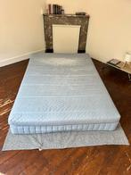 Mattress with foam topper and rug, Ophalen, 140 cm, Zo goed als nieuw, Twijfelaar