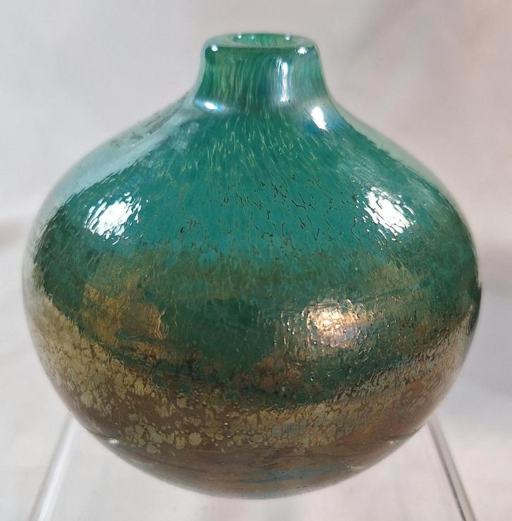 Handgemaakt vaasje met iriserend glas, Huis en Inrichting, Woonaccessoires | Vazen, Zo goed als nieuw, Overige kleuren, Minder dan 50 cm
