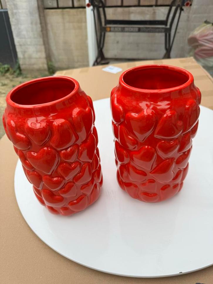 Rode Hartjes Vazen Set, Huis en Inrichting, Woonaccessoires | Vazen, Zo goed als nieuw, Rood, Minder dan 50 cm, Aardewerk of Porselein