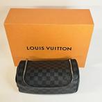 Louis Vuitton Damier Grafiet Toilettas N47625 2009, Louis Vuitton, Gebruikt, Support@louisvuitton.com, 2 Rue du Pont Neuf
75001 Paris
France