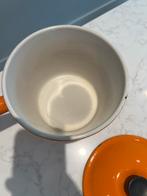 Le Creuset fondue of saus pan 16 cm Harmonic Orange, Huis en Inrichting, Keuken | Potten en Pannen, Gebruikt, Gietijzer, Ophalen of Verzenden