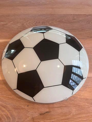 Voetbal plafond lamp beschikbaar voor biedingen